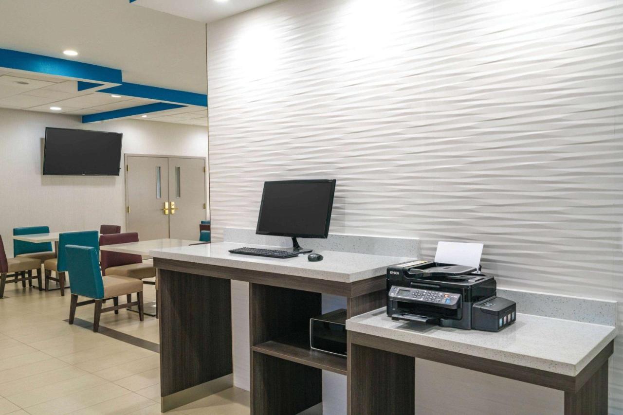 La Quinta By Wyndham Latham Albany Airport Hotell Exteriör bild