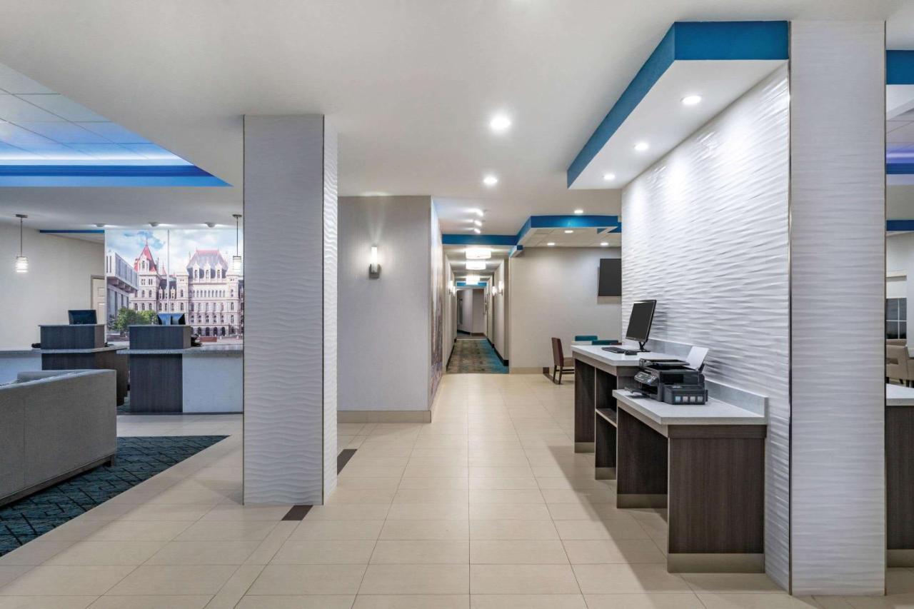 La Quinta By Wyndham Latham Albany Airport Hotell Exteriör bild