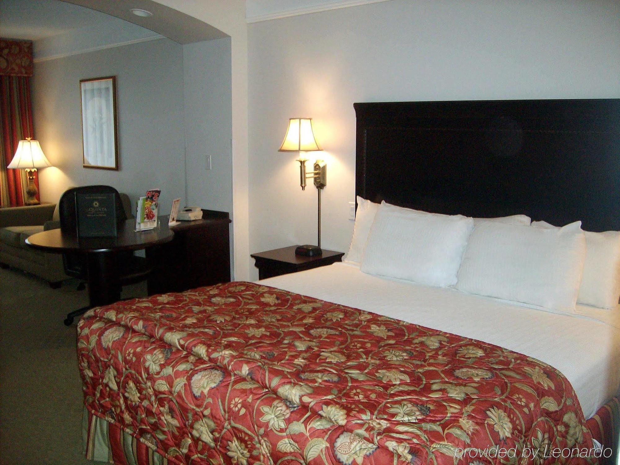 La Quinta By Wyndham Latham Albany Airport Hotell Exteriör bild